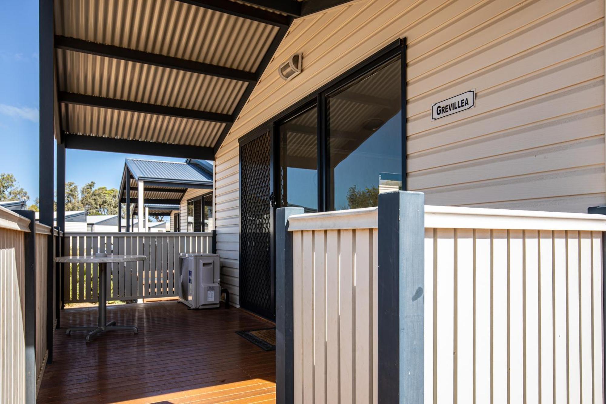 Готель Jurien Bay Tourist Park Екстер'єр фото