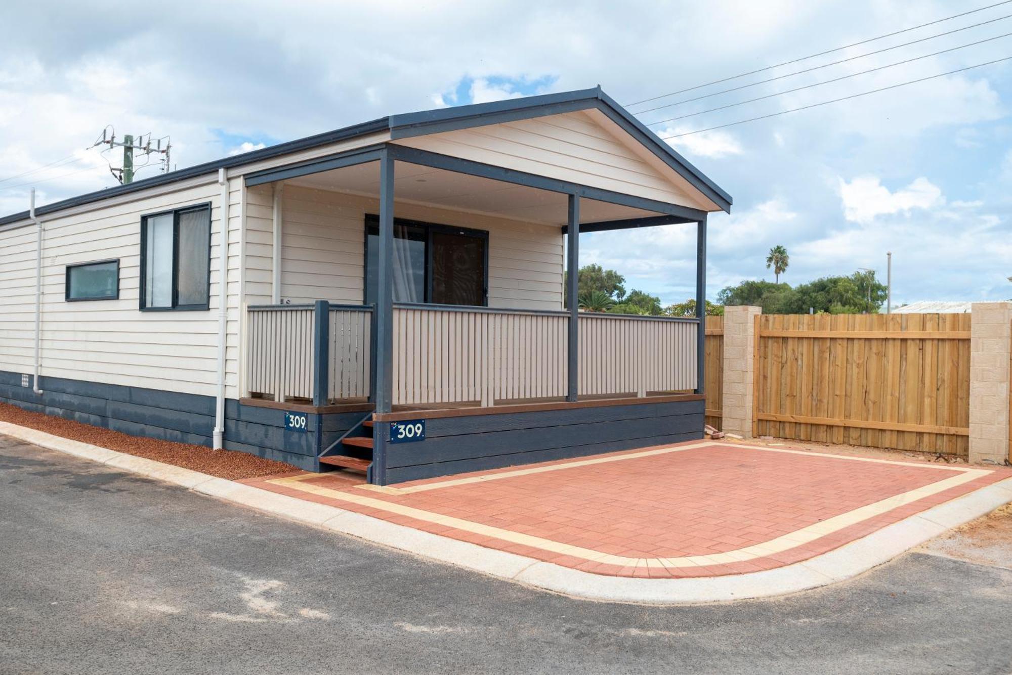 Готель Jurien Bay Tourist Park Екстер'єр фото